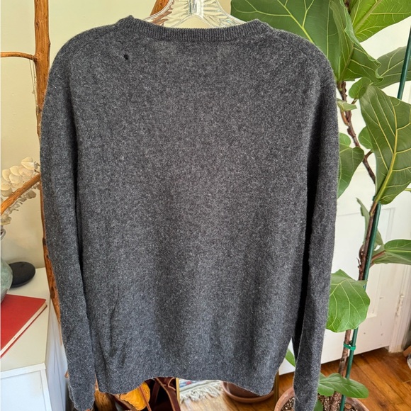 Quince Men’s Grey Cashmere Sweater - Picture 3 of 4